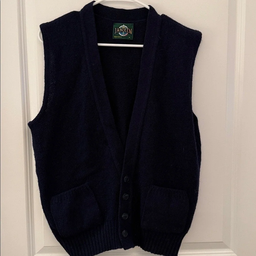 JANTZEN wool blend men's medium navy cardigan sweater, made in the USA.